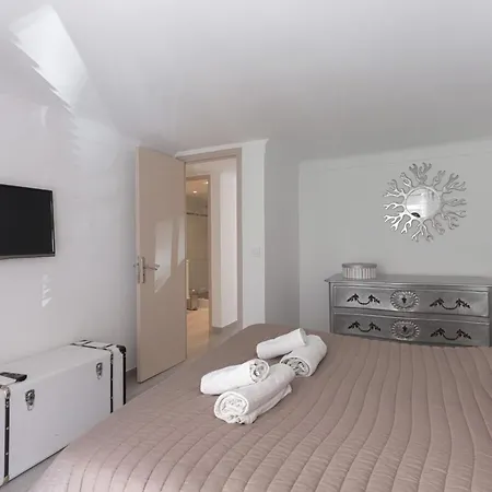 Duplex Saint-henry By Halldis
